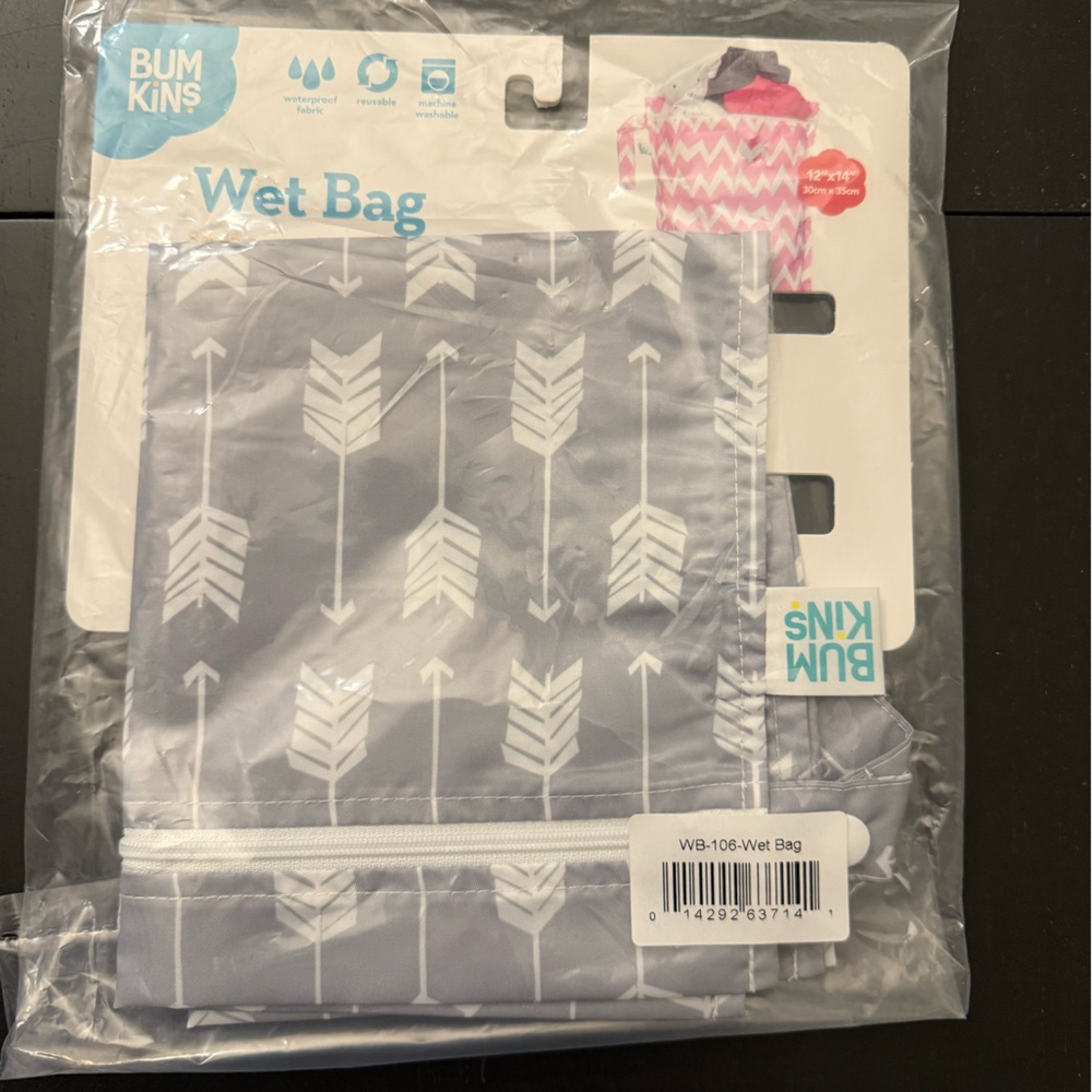 Bumkins Wet Bag in Gray with White Arrows